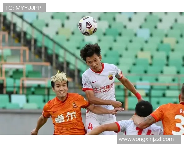 上海足球队团队协作能力显著提升创新高排名引发广泛关注与期待 上海足球队团队协作能力显著提升创新高排名引发广泛关注与期待